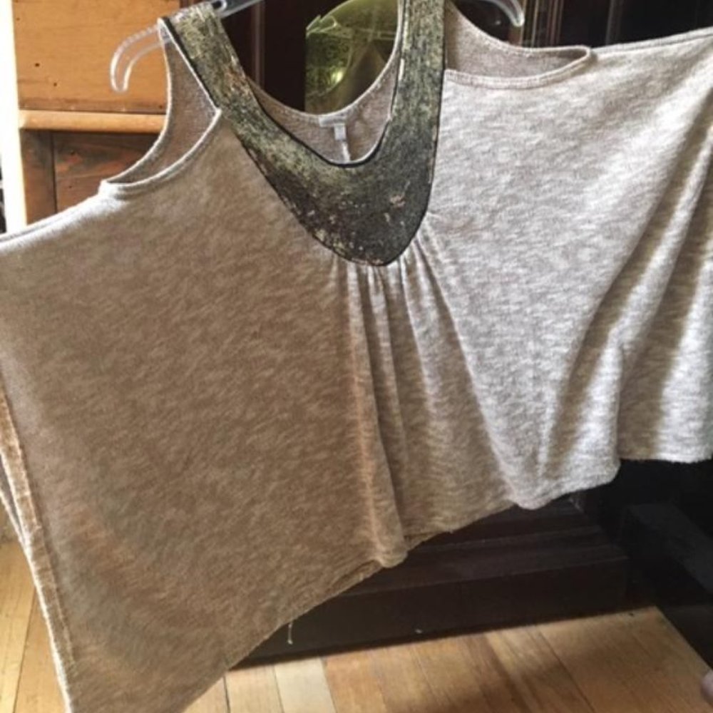 Cold Shoulder Top - Picture 2 of 3